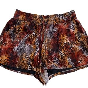 * French Laundry Womens large leopard shorts